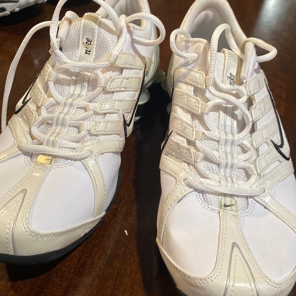 Shox Nikes womens white vintage 2007